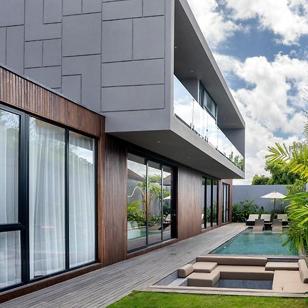 Trident-1 Villa Modern 4Br In Batu Bolong, Canggu Buitenkant foto
