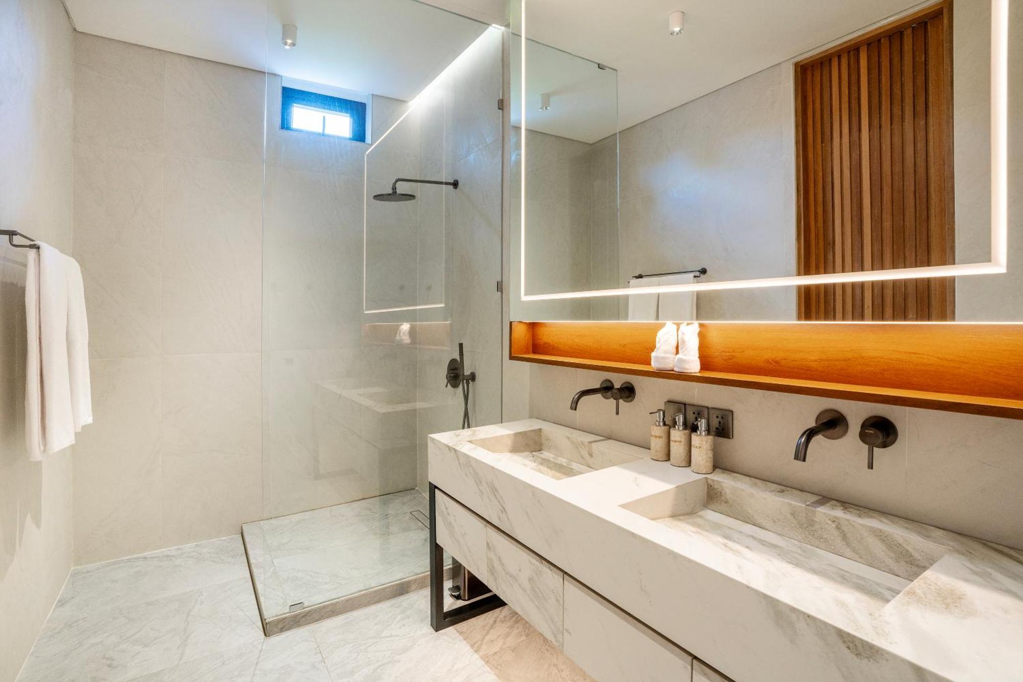Trident-1 Villa Modern 4Br In Batu Bolong, Canggu Buitenkant foto